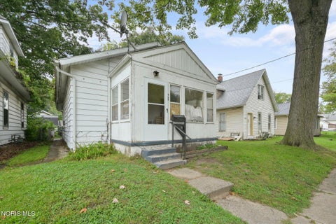 Tiny photo for 960 Willow Avenue, Toledo, OH 43605 (MLS # 10013783)