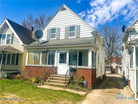 Tiny photo for 3527 Hazelhurst Avenue, Toledo, OH 43612 (MLS # 10003802)