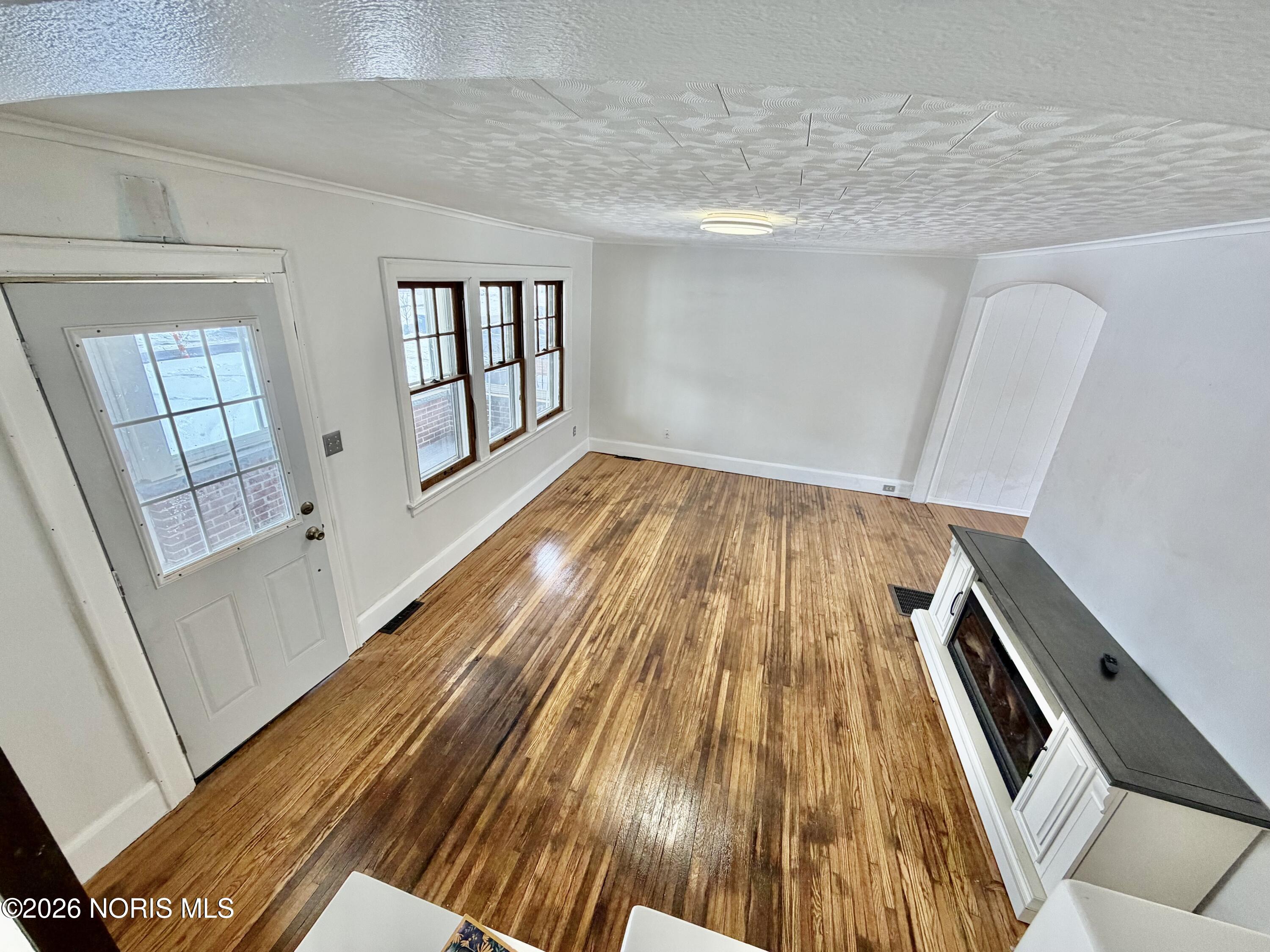 3527 Hazelhurst Avenue