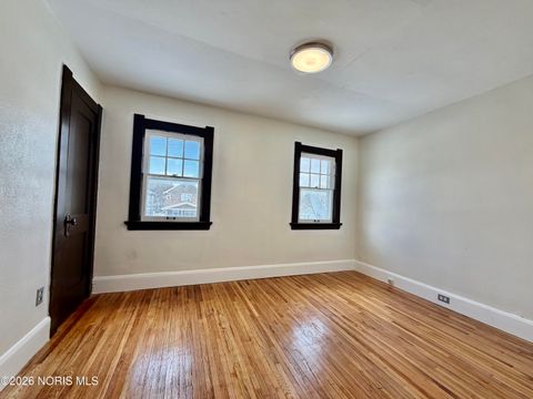 Tiny photo for 3527 Hazelhurst Avenue, Toledo, OH 43612 (MLS # 10003802)