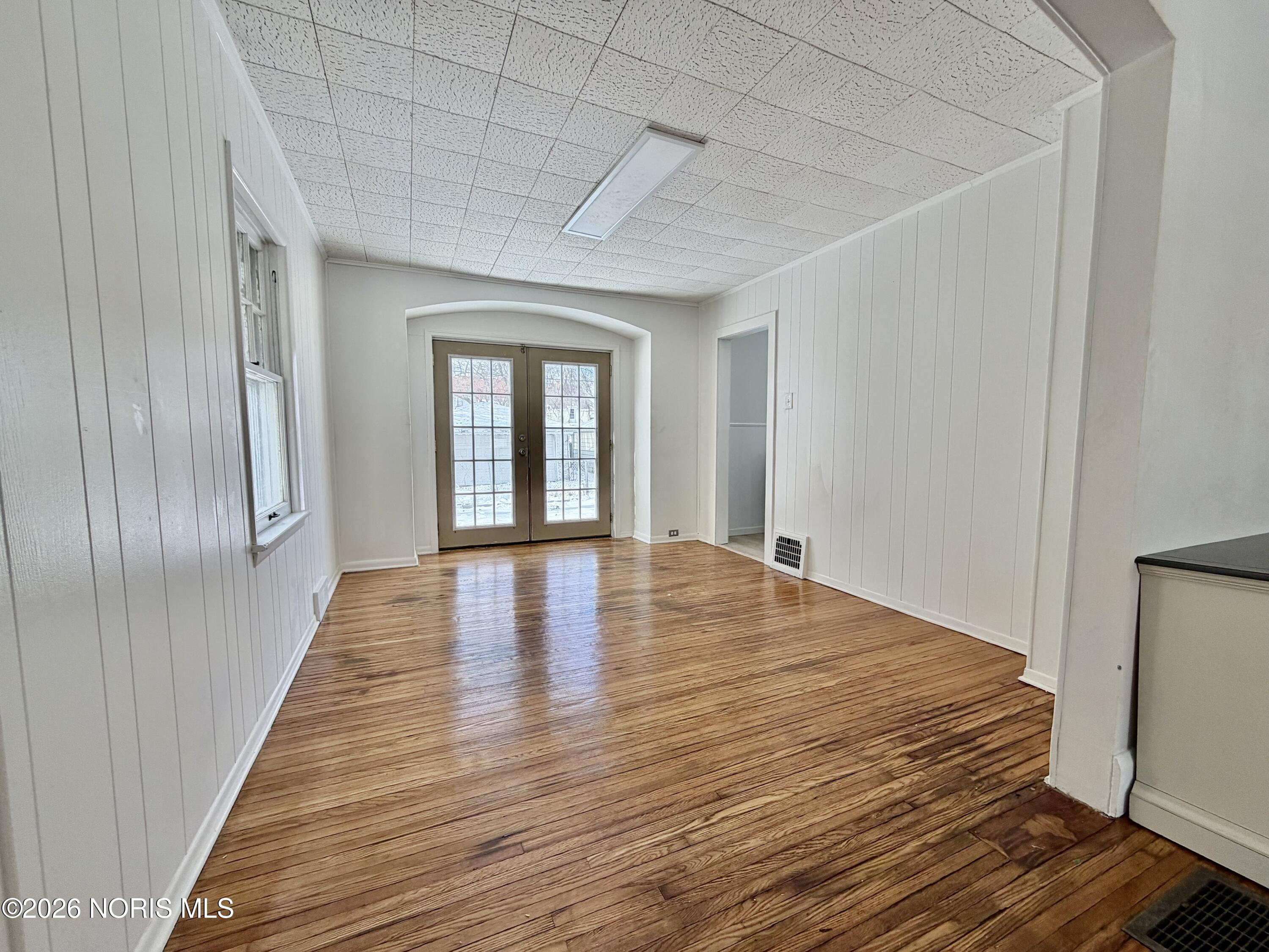 3527 Hazelhurst Avenue