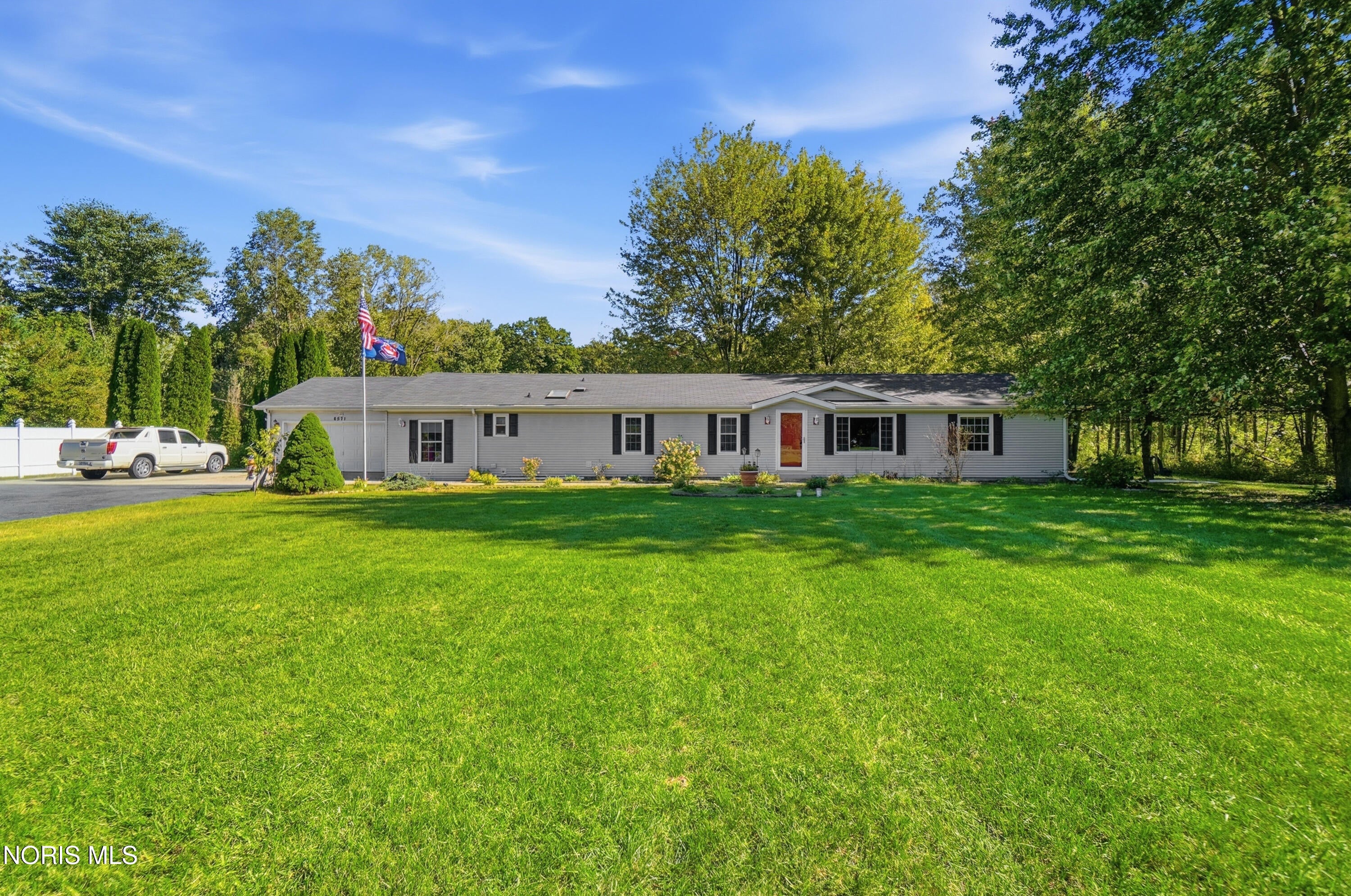 6571 Fulton Lucas Road