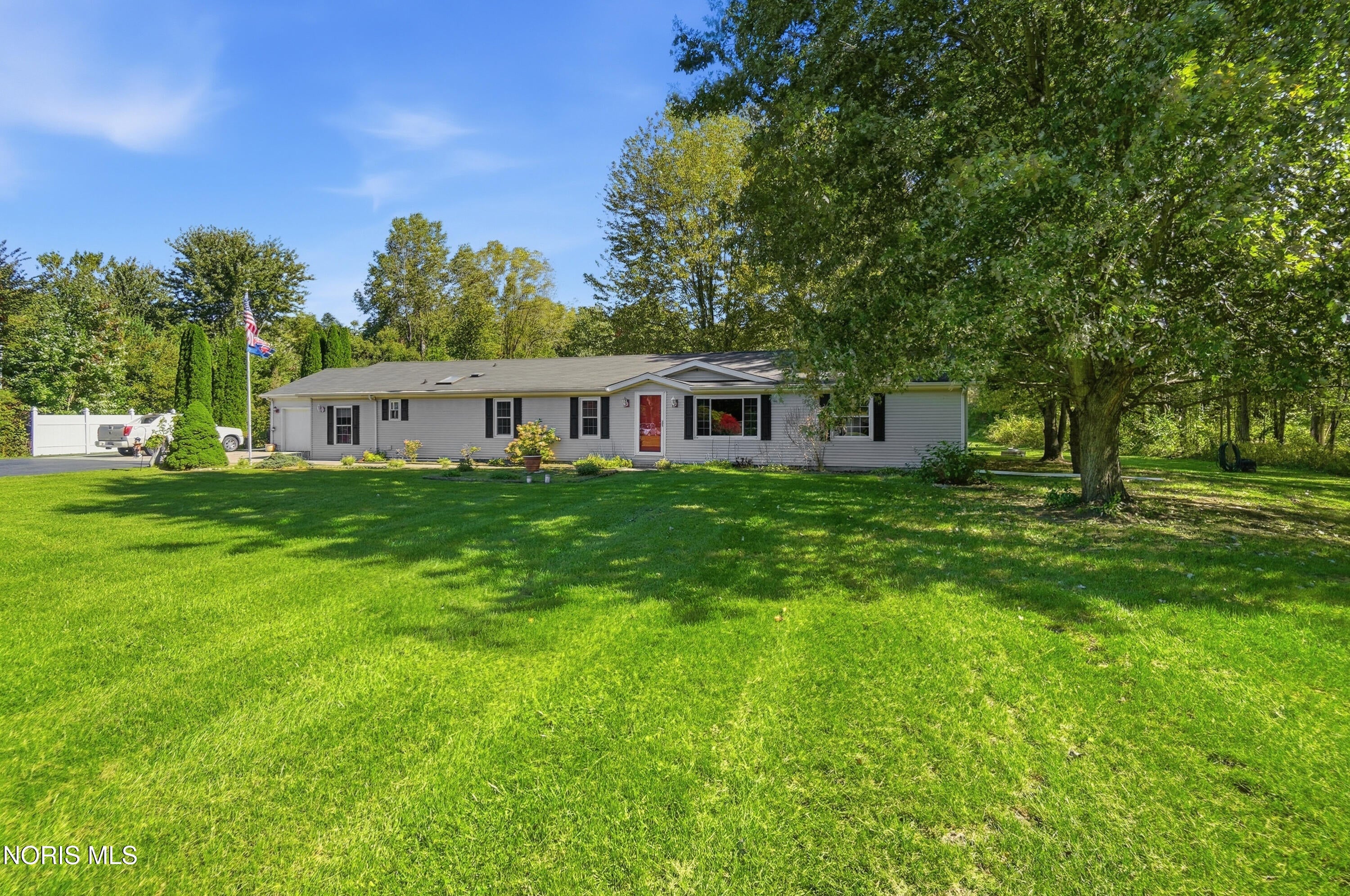 6571 Fulton Lucas Road