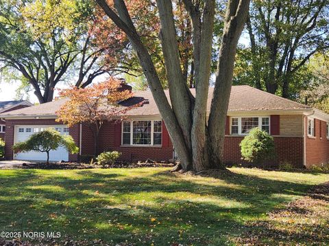 Tiny photo for 2611 Evergreen Road, Toledo, OH 43606 (MLS # 10000619)