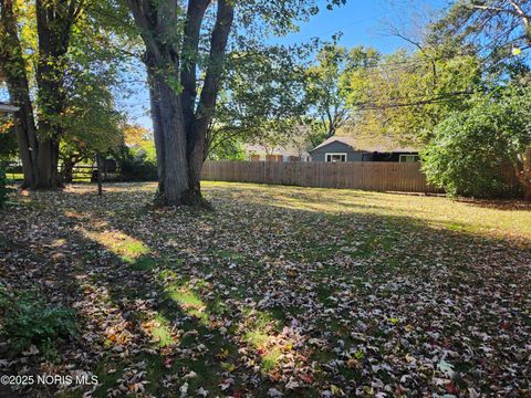 Tiny photo for 2611 Evergreen Road, Toledo, OH 43606 (MLS # 10000619)