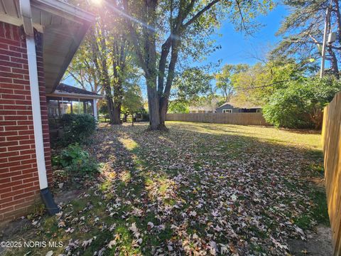 Tiny photo for 2611 Evergreen Road, Toledo, OH 43606 (MLS # 10000619)