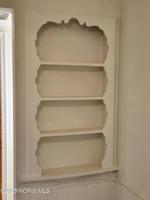 Tiny photo for 2611 Evergreen Road, Toledo, OH 43606 (MLS # 10000619)