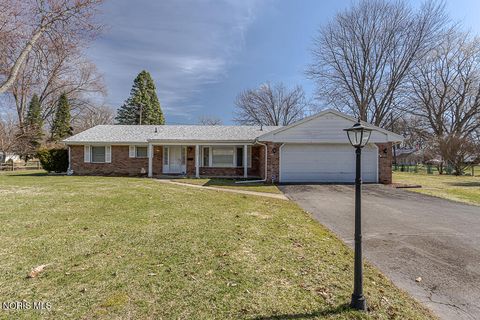 Photo of 4842 Larkhaven Drive, Toledo, OH 43623 (MLS # 10004734)