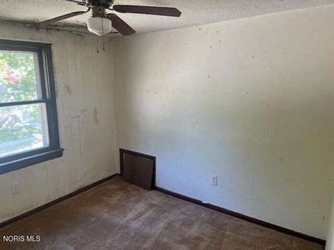 Tiny photo for 1148 Columbus Drive, Holland, OH 43528 (MLS # 10007767)