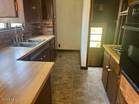 Tiny photo for 1148 Columbus Drive, Holland, OH 43528 (MLS # 10007767)