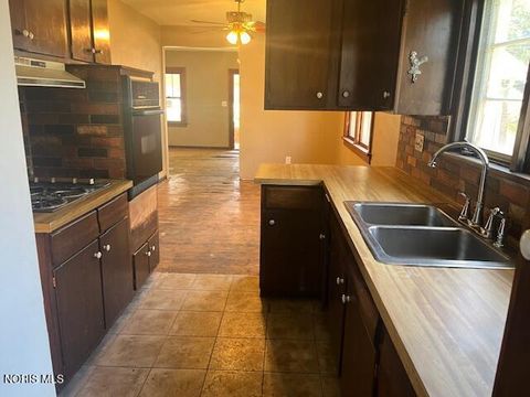 Tiny photo for 1148 Columbus Drive, Holland, OH 43528 (MLS # 10007767)