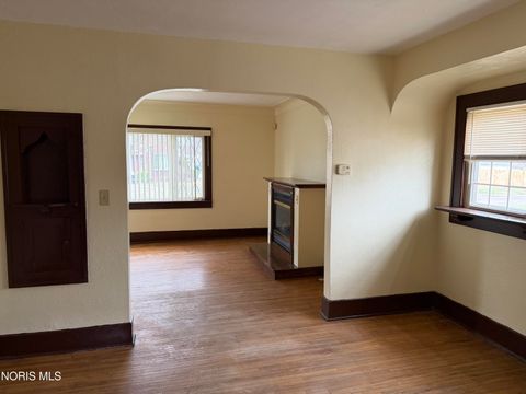 Tiny photo for 4248 Caroline Avenue, Toledo, OH 43612 (MLS # 10005318)