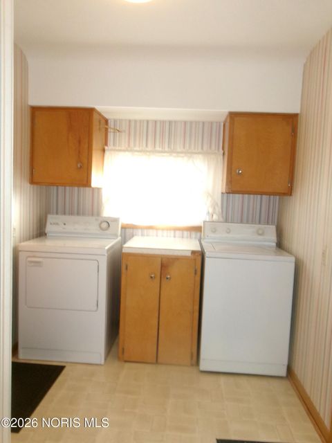 Tiny photo for 303 S Poplar Street, Leipsic, OH 45856 (MLS # 10003245)