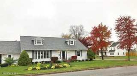 Photo of 303 S Poplar Street, Leipsic, OH 45856 (MLS # 10003245)