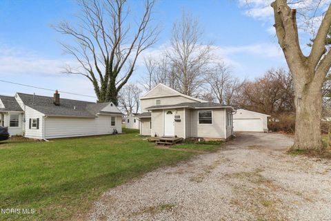 Tiny photo for 322 Beecher Avenue, Toledo, OH 43615 (MLS # 10005834)