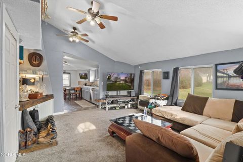 Tiny photo for 322 Beecher Avenue, Toledo, OH 43615 (MLS # 10005834)