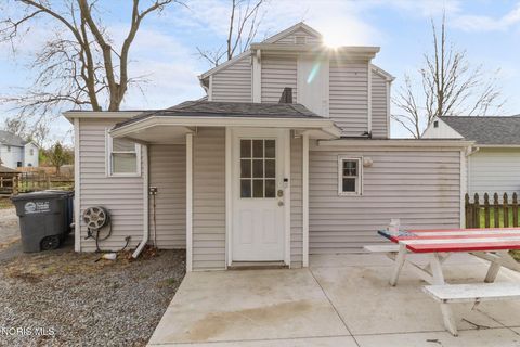 Tiny photo for 322 Beecher Avenue, Toledo, OH 43615 (MLS # 10005834)