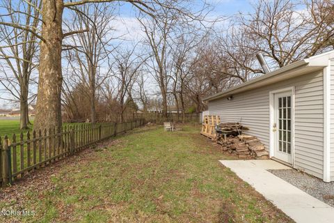 Tiny photo for 322 Beecher Avenue, Toledo, OH 43615 (MLS # 10005834)