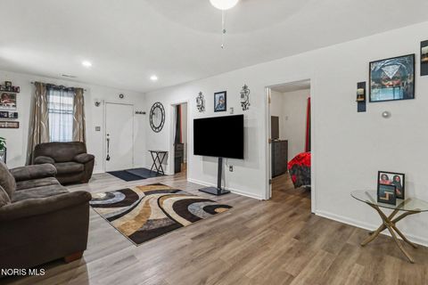 Tiny photo for 821 Elysian Avenue, Toledo, OH 43607 (MLS # 10009771)