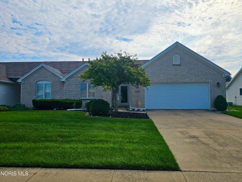Photo of 4459 E Clearwater Drive, Maumee, OH 43537 (MLS # 10013243)