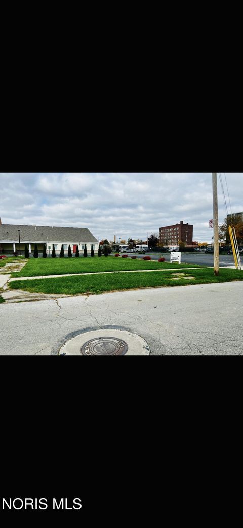2015 Putnam Street Toledo OH 43620
