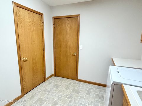 Tiny photo for 5101 Wynn Park Drive, Oregon, OH 43616 (MLS # 10001684)