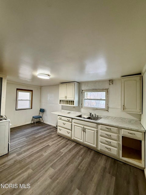 Tiny photo for 1050 Harding Drive, Toledo, OH 43609 (MLS # 10014809)