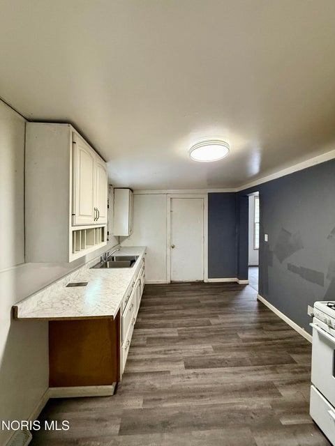 Tiny photo for 1050 Harding Drive, Toledo, OH 43609 (MLS # 10014809)