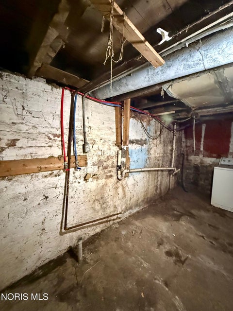 Tiny photo for 1050 Harding Drive, Toledo, OH 43609 (MLS # 10014809)