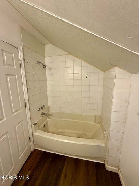 Tiny photo for 1050 Harding Drive, Toledo, OH 43609 (MLS # 10014809)