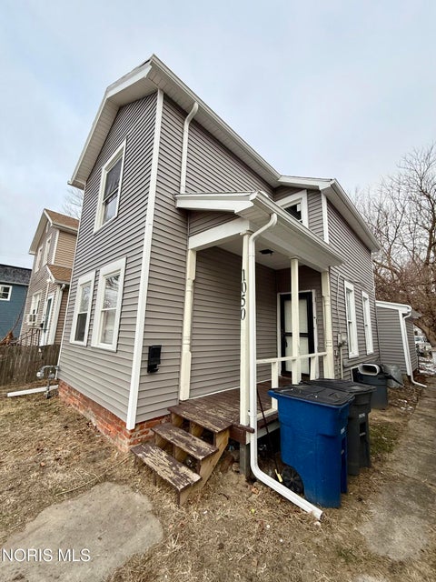 Tiny photo for 1050 Harding Drive, Toledo, OH 43609 (MLS # 10014809)