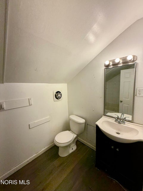 Tiny photo for 1050 Harding Drive, Toledo, OH 43609 (MLS # 10014809)