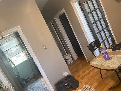 Tiny photo for 2332 Auburn Avenue, Toledo, OH 43606 (MLS # 10007883)