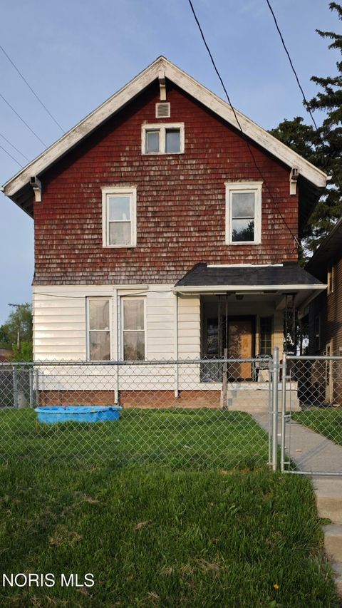 Tiny photo for 2332 Auburn Avenue, Toledo, OH 43606 (MLS # 10007883)