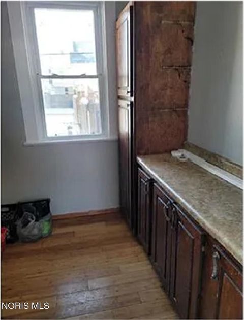 Tiny photo for 2332 Auburn Avenue, Toledo, OH 43606 (MLS # 10007883)