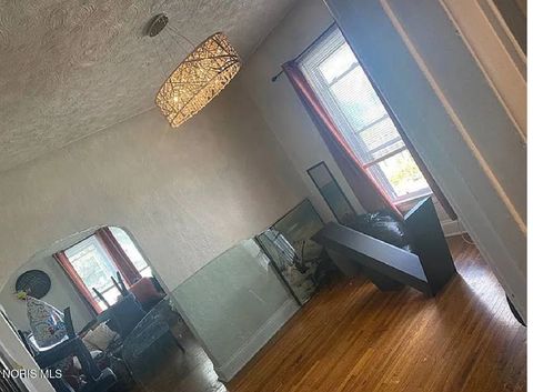Tiny photo for 2332 Auburn Avenue, Toledo, OH 43606 (MLS # 10007883)