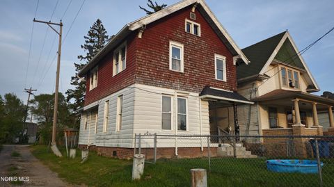 Photo of 2332 Auburn Avenue, Toledo, OH 43606 (MLS # 10007883)