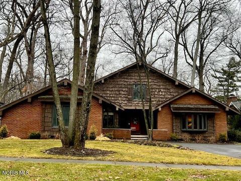 Photo of 5936 Barkwood Lane, Sylvania, OH 43560 (MLS # 10004756)