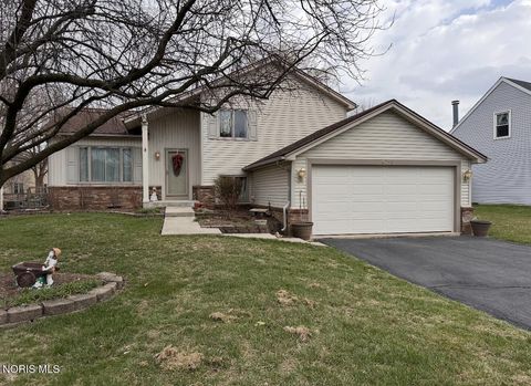Photo of 9718 Millcroft Road, Perrysburg, OH 43551 (MLS # 10005698)