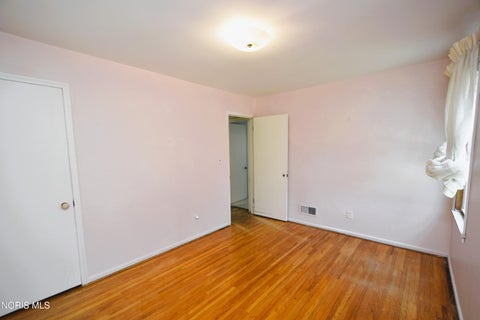 Tiny photo for 2931 Evergreen Rd RD, Toledo, OH 43606 (MLS # 10010465)