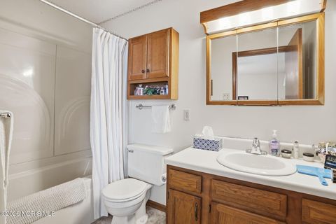 Tiny photo for 1821 Manor Hill Road, Findlay, OH 45840 (MLS # 10003766)