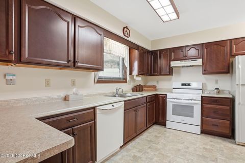 Tiny photo for 1821 Manor Hill Road, Findlay, OH 45840 (MLS # 10003766)