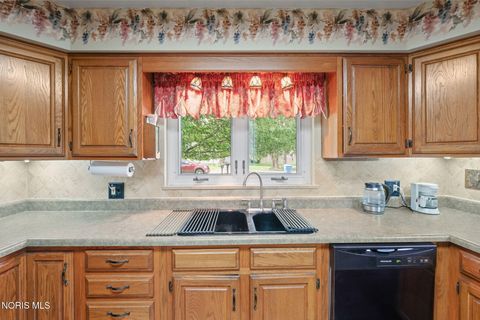 Tiny photo for 28552 Mccarty Drive, Perrysburg, OH 43551 (MLS # 10008223)