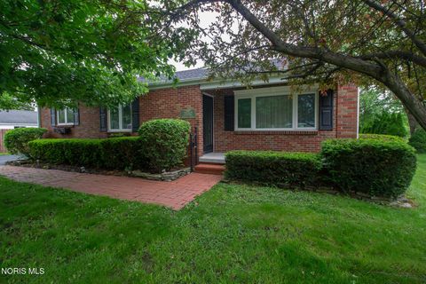 Tiny photo for 28552 Mccarty Drive, Perrysburg, OH 43551 (MLS # 10008223)
