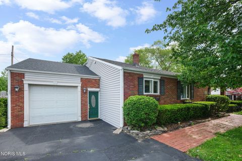 Tiny photo for 28552 Mccarty Drive, Perrysburg, OH 43551 (MLS # 10008223)
