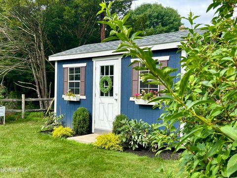 Tiny photo for 4912 Skelly Road, Toledo, OH 43623 (MLS # 10010176)