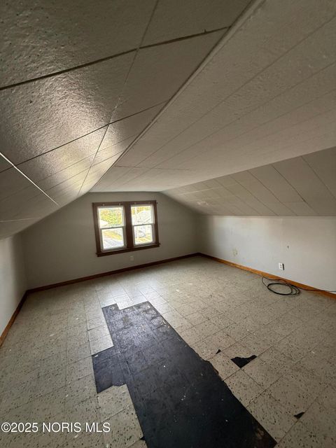 Tiny photo for 908 E Manhattan Boulevard, Toledo, OH 43608 (MLS # 10000979)