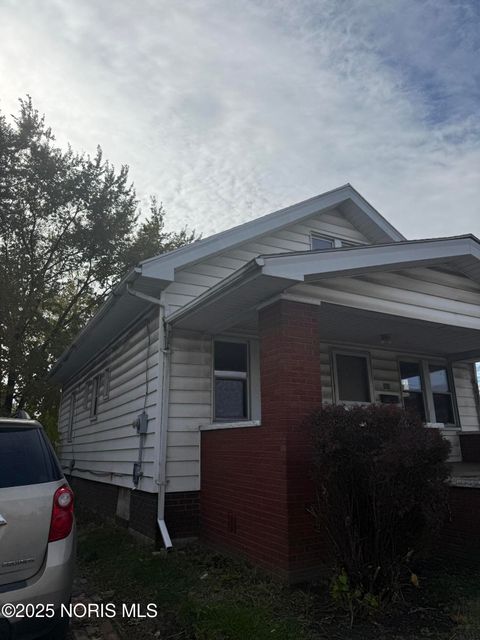 Tiny photo for 908 E Manhattan Boulevard, Toledo, OH 43608 (MLS # 10000979)