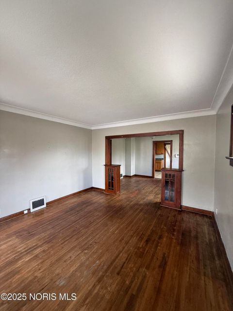 Tiny photo for 908 E Manhattan Boulevard, Toledo, OH 43608 (MLS # 10000979)