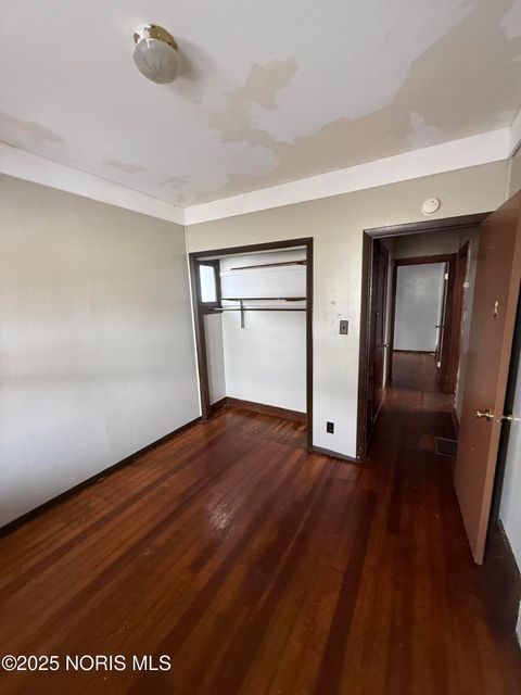 Tiny photo for 908 E Manhattan Boulevard, Toledo, OH 43608 (MLS # 10000979)